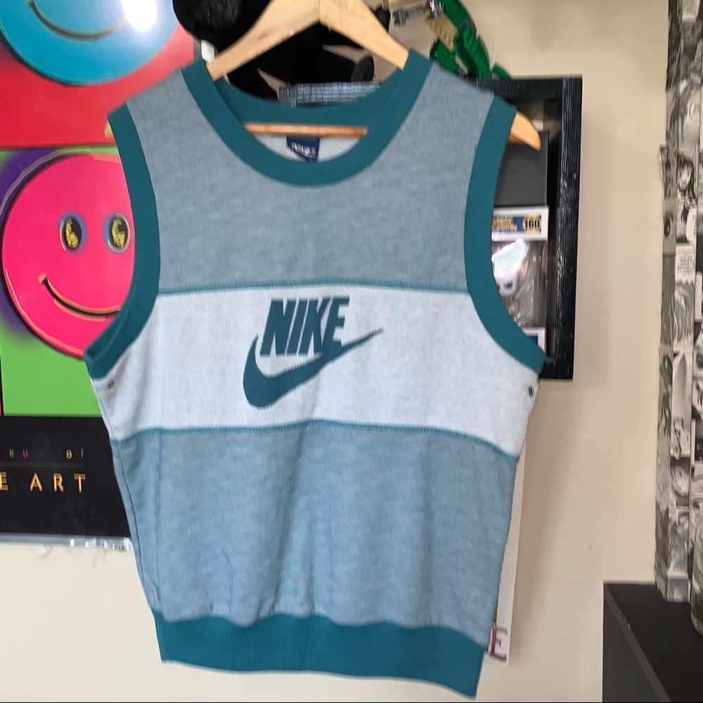 Vintage 80s very rare Nike sweater vest center
